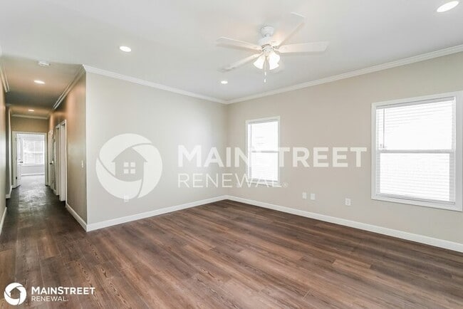 Building Photo - 1050 Melrose Ave S, St Petersburg, FL 33705
