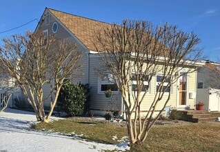 Building Photo - 231 N Wyoming Ave