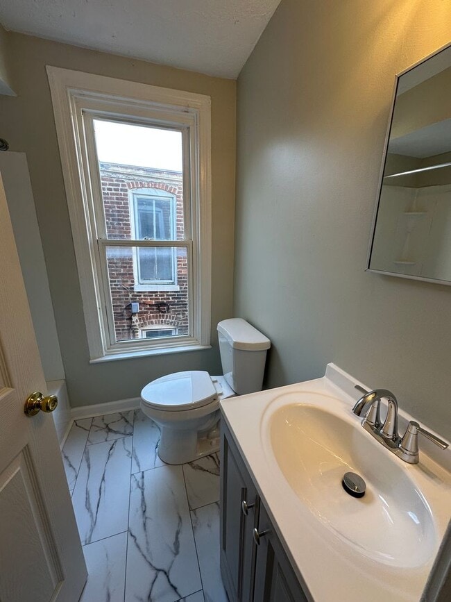 Building Photo - Large 2 bedroom House for Rent