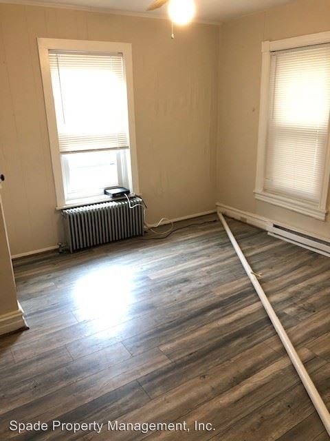 Building Photo - 1017 S Hall St