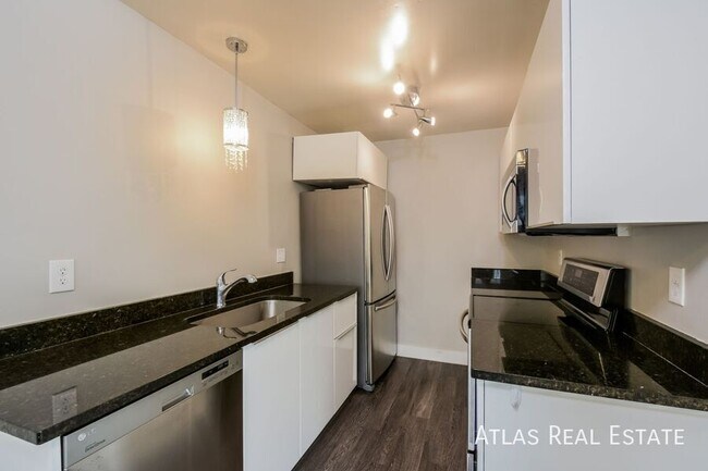 Foto del edificio - 3150 N Harlan St