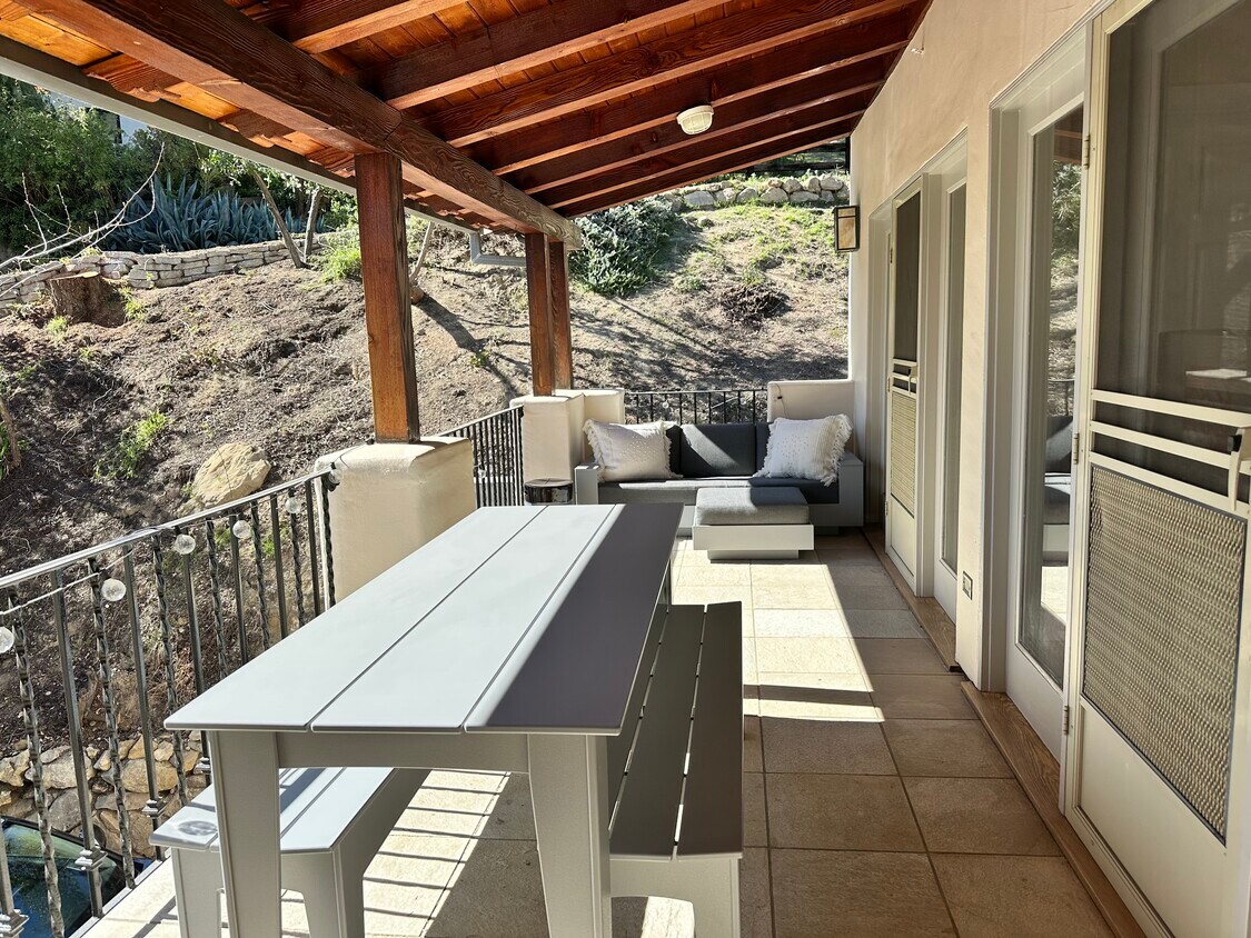 Nestled in the heart of Topanga, this 1 Bedroom, 1 Bath Private Guest House is a true gem. - 22810 Portage Circle Dr