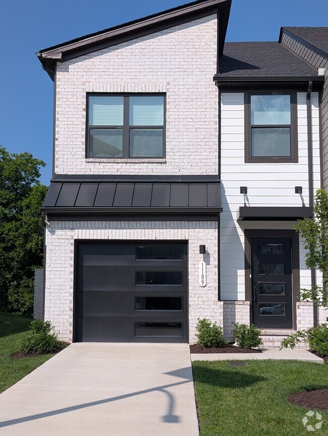 Building Photo - 1189 Riverbrook Dr