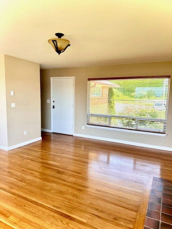 Foto del edificio - West Seattle Charmer