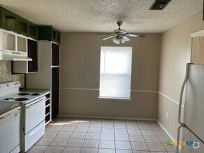 Building Photo - 213 Blanket Dr