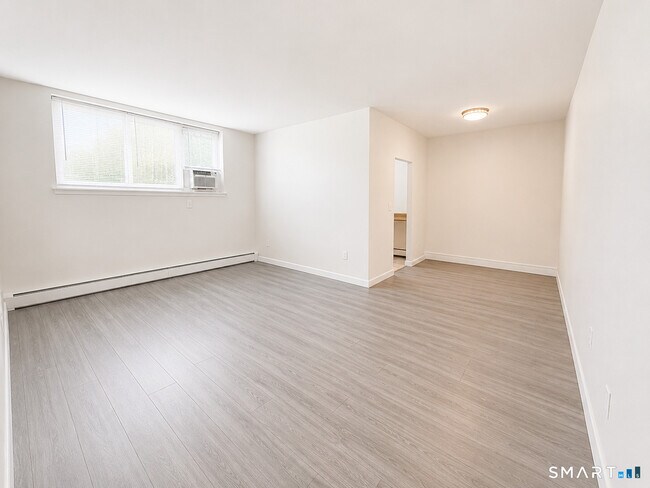 Foto del edificio - 23 Oakwood Ave