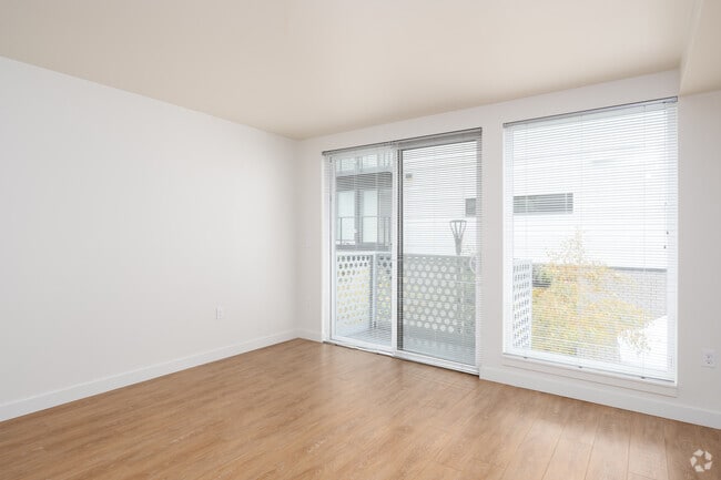 Studio, 1BR - 437SF - East Howe Steps