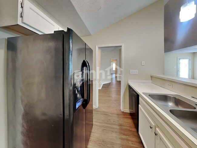 Foto del edificio - 4902 Hunters Bluff Dr