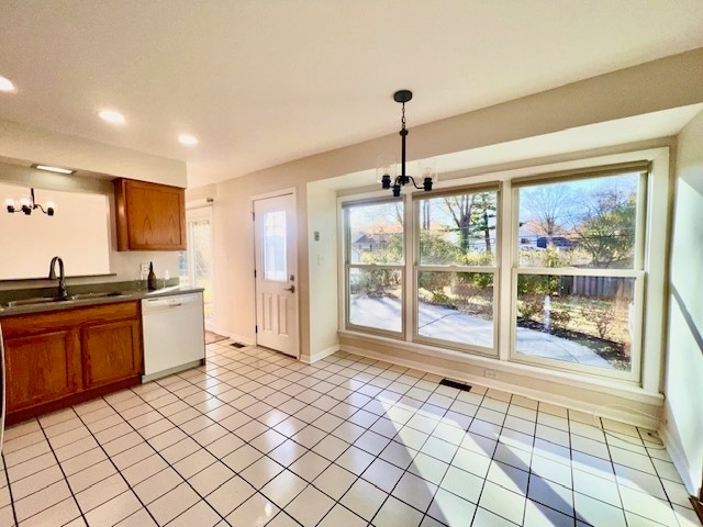 Foto del edificio - 2112 N Kennicott Dr