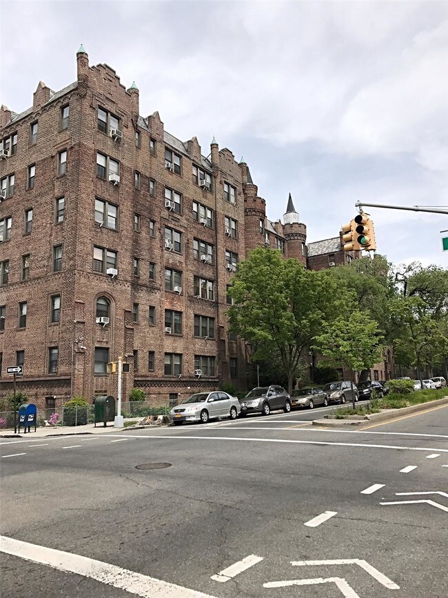 Building Photo - 7609 34th Ave