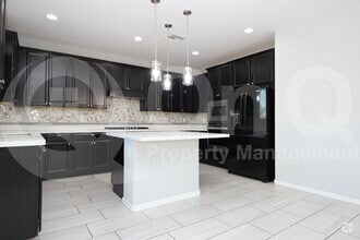 Building Photo - 2092 E Lantana Dr
