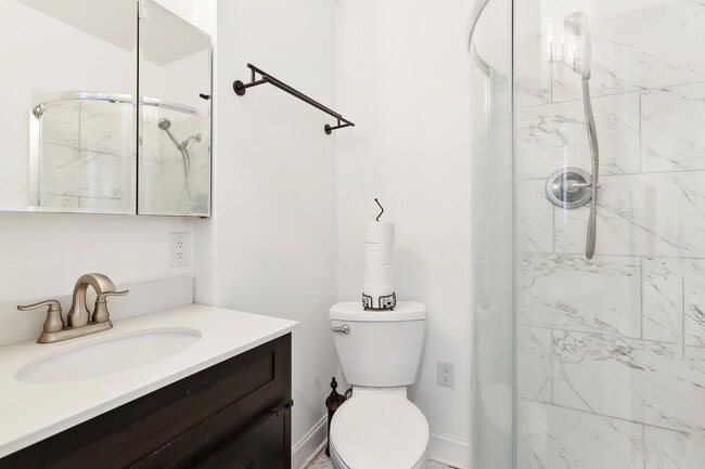 Building Photo - FULLY FURNISHED & UTILITIES INCLUDED!