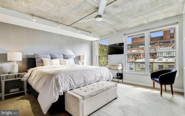 Foto del edificio - 3210 Grace St NW