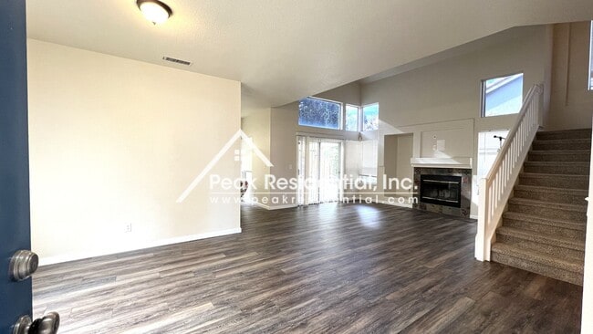 Building Photo - Charming Elk Grove 4bd/2.5ba House with 2 Car Garage