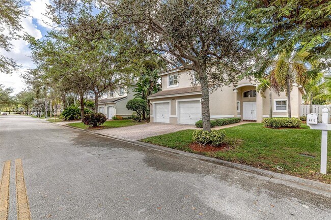 Foto del edificio - 4913 SW 32nd Way