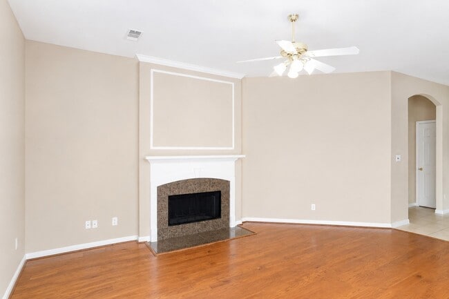 Building Photo - 22422 Cascade Springs Dr
