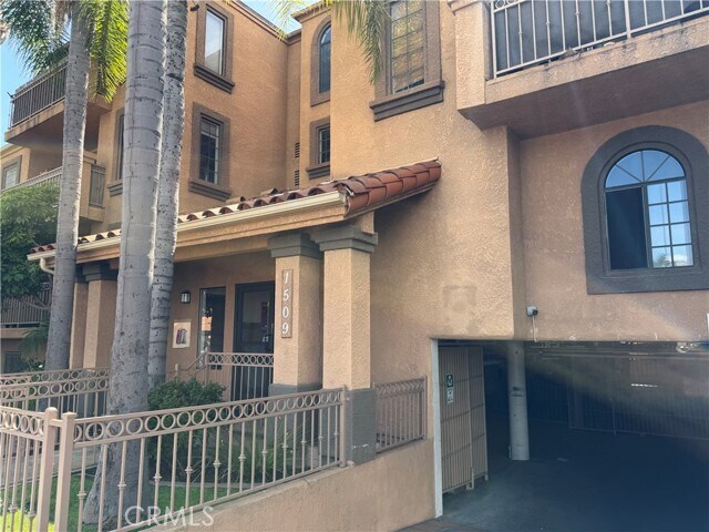 Foto del edificio - 1509 Stanley Ave