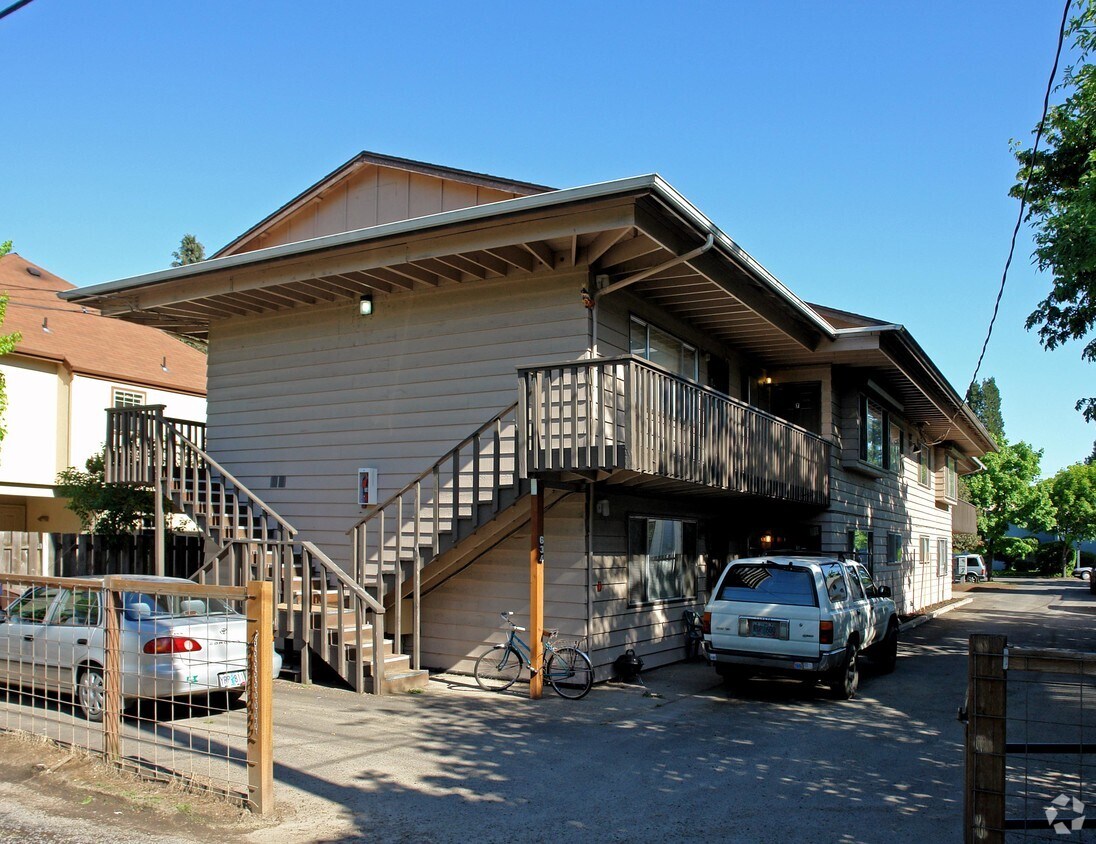 Building Photo - Holly Tree Apartments