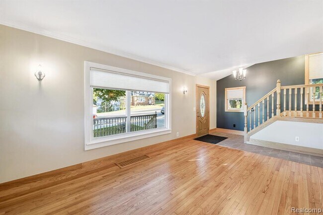 Foto del edificio - 624 E Main St