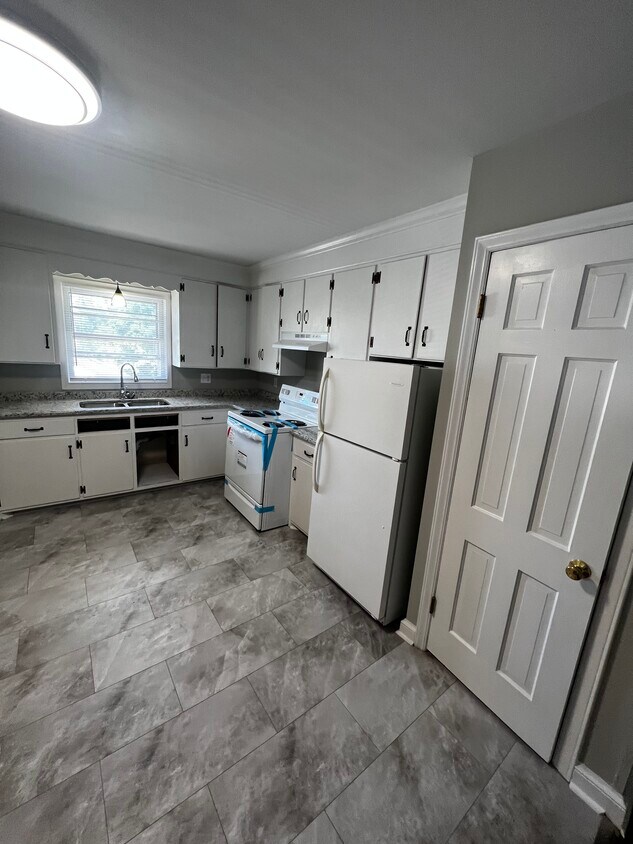 Primary Photo - 3362 Brandywine Ave
