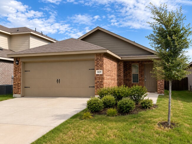 Building Photo - 819 Sunrise Ln