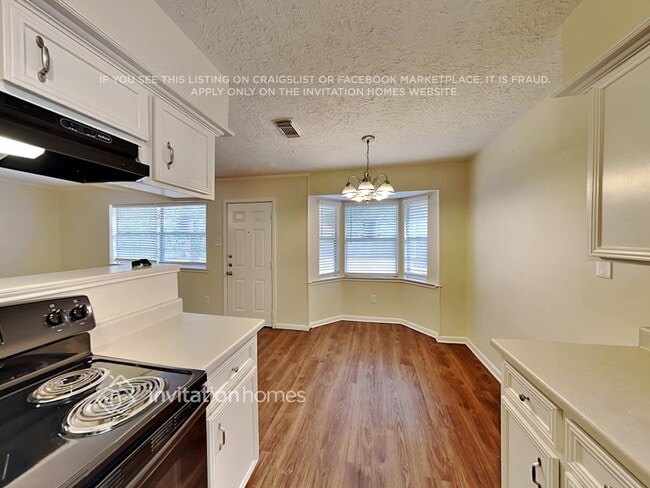 Building Photo - 16915 Bally Castle Dr