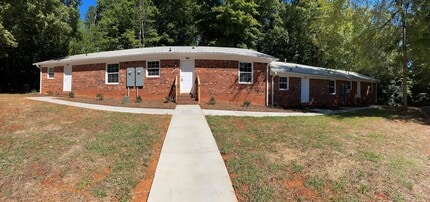 Building Photo - 402 Rice St