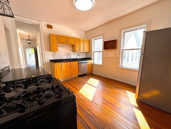 Foto del edificio - 67 Washburn Ave