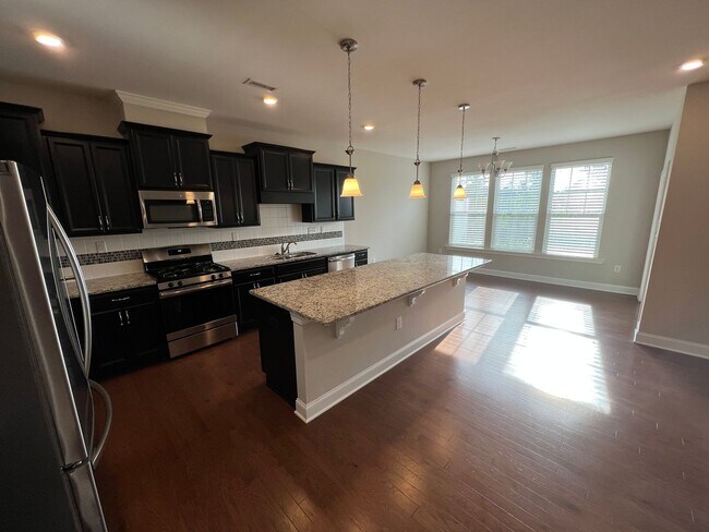 Foto del edificio - Spacious 3 bedroom townhome in Brier Creek