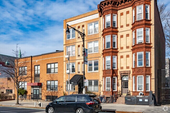 Building Photo - 265 9th St