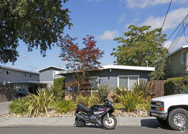 Building Photo - Greentree Apartments