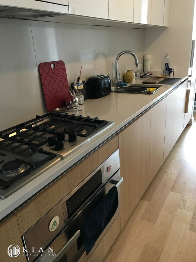 Foto del edificio - 605 W 42nd St