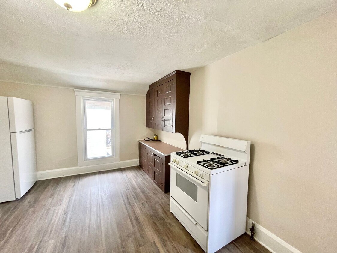 841 843 Bond St Apartment for Rent in Elyria, OH