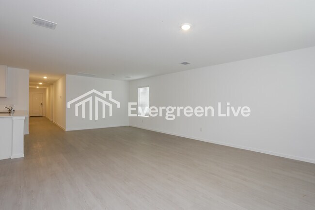 Building Photo - 6800 Haines Dr