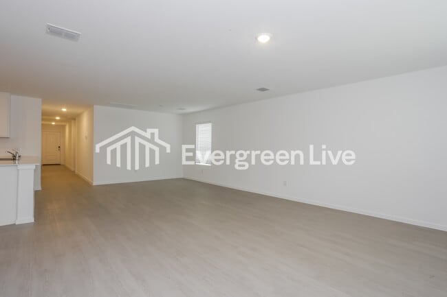 Foto del edificio - 6800 Haines Dr