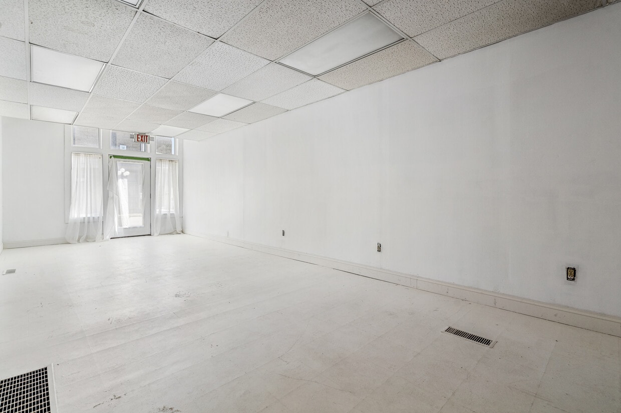 Building Photo - 3 E Washington St