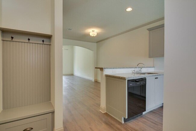 Building Photo - 710 Buddy Ct