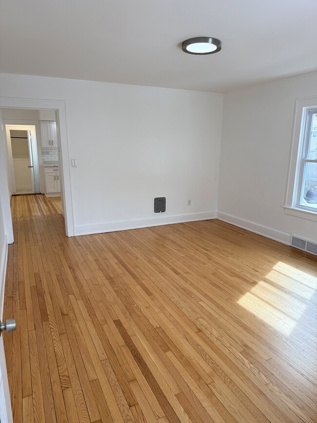 Building Photo - 30 Clark St