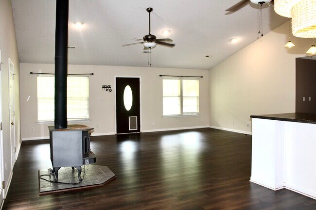 Foto del edificio - 100 Tyger Meadow Rd