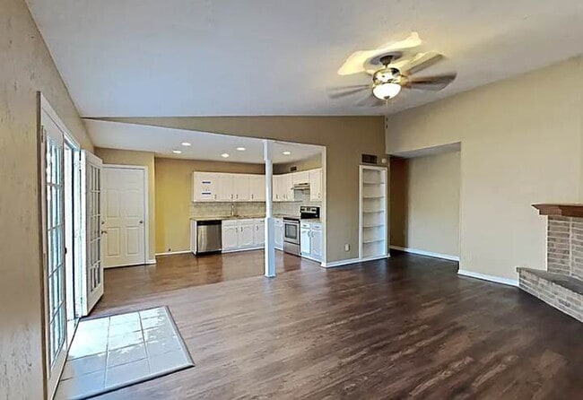 Building Photo - 4037 Manzanita St