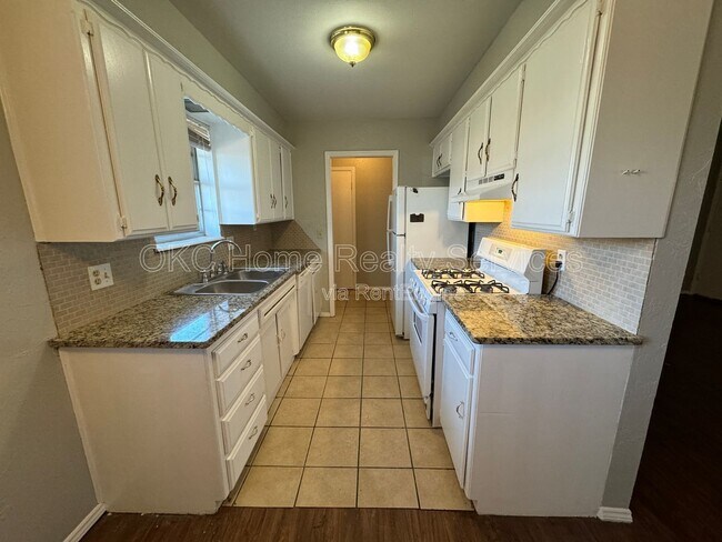 Foto del edificio - 3512 Willow Springs Dr