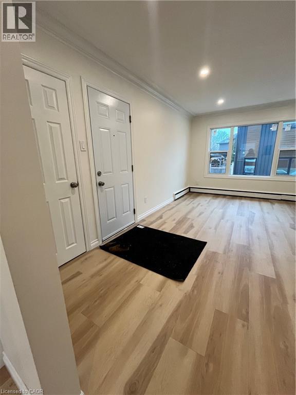 Building Photo - 433 Guelph St