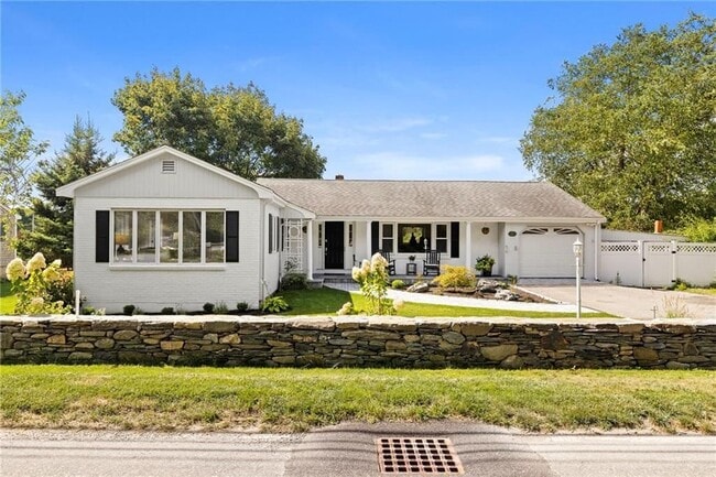 Foto del edificio - 331 3rd Beach Rd