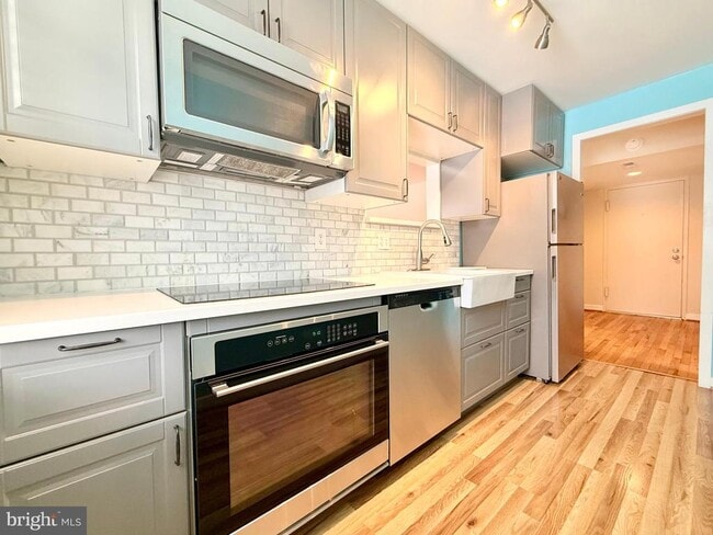 Building Photo - 2205 Washington Ave