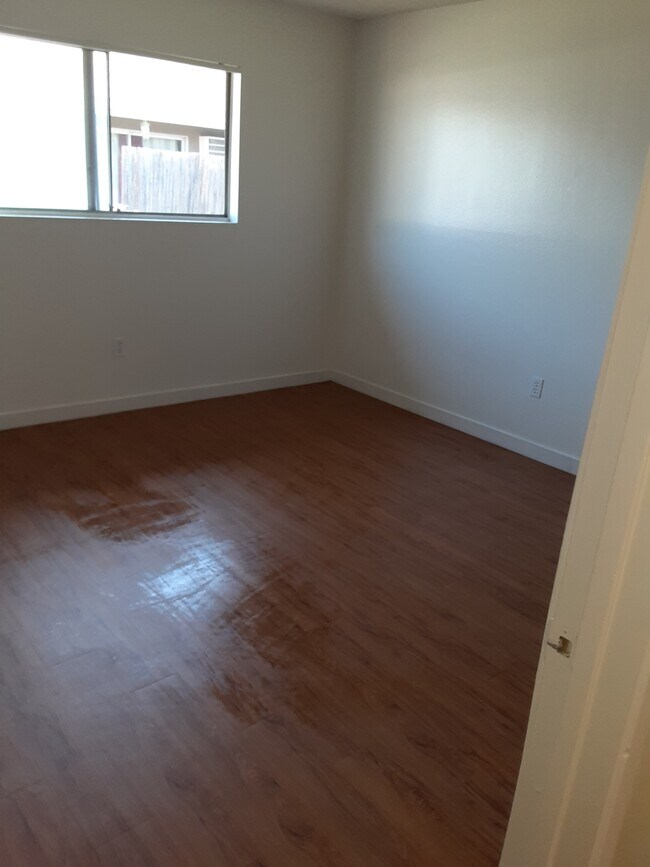 Foto del edificio - 112 S Delano St