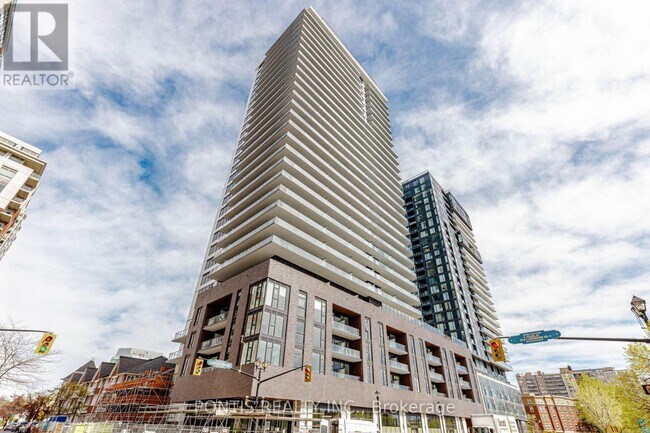 Photo du bâtiment - 2075 Lakeshore Rd.
