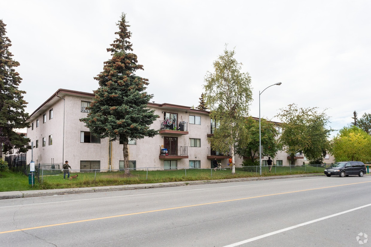 Building Photo - 3830 Parsons Ave