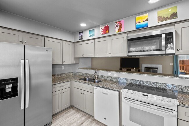 Foto del edificio - Charming and updated Virginia Beach townho...