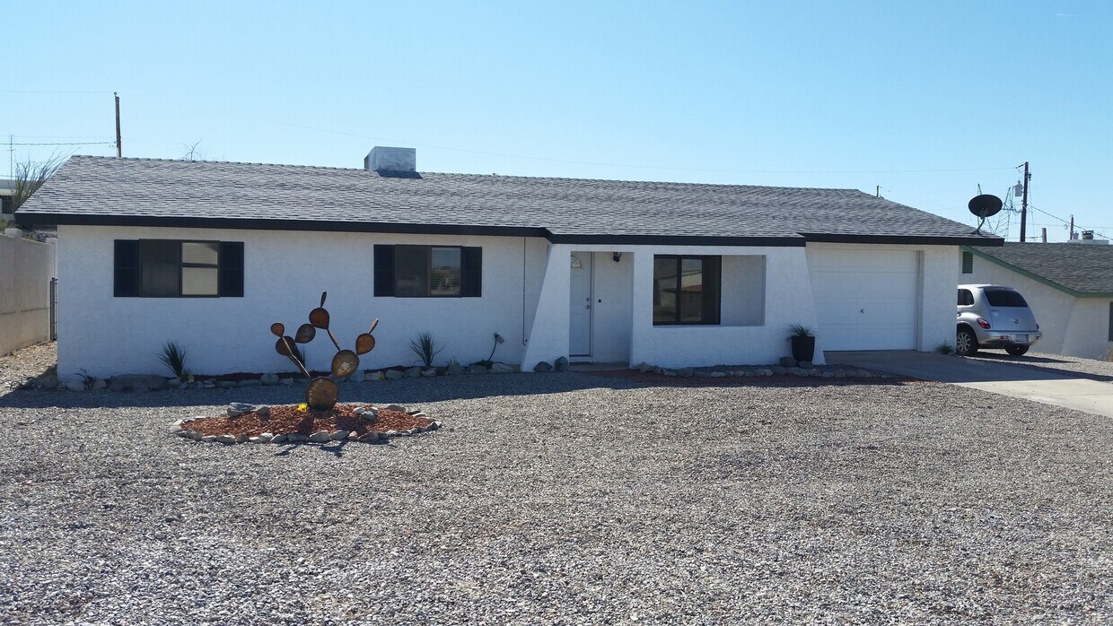 Primary Photo - 3 Bedroom Home, Central Location