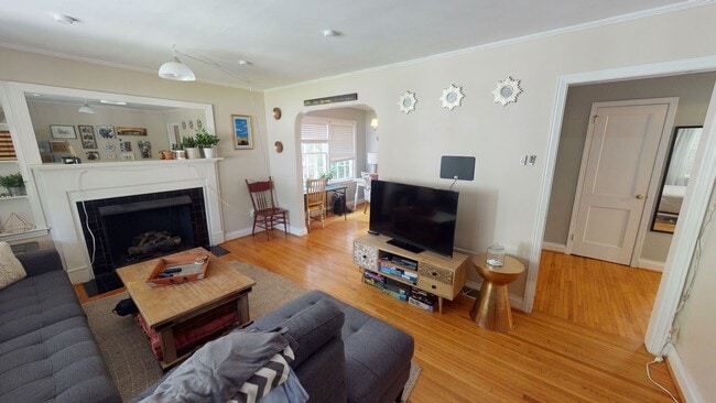 Building Photo - Adorable Plaza Midwood Bungalow For Rent